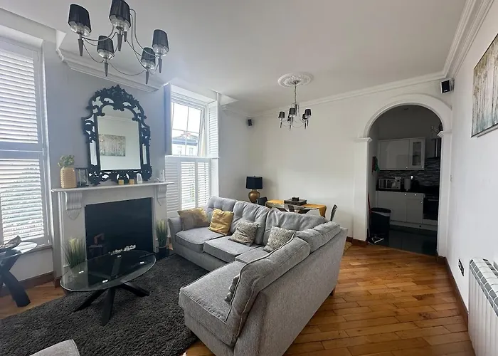 Cute And Comfy Saint Helier