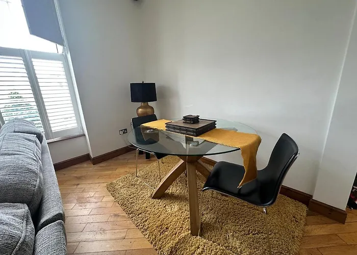 Cute And Comfy * Saint Helier